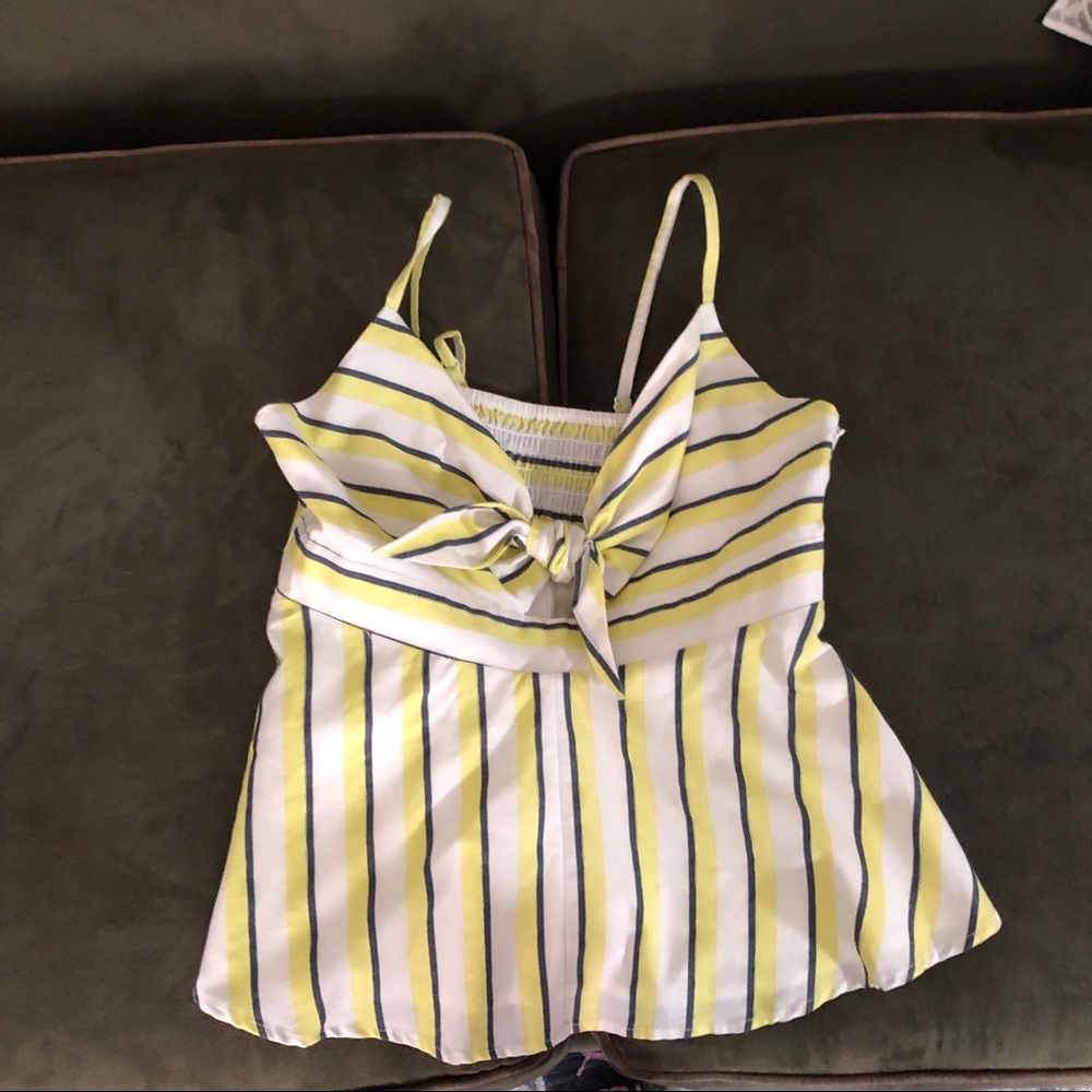 Front tie peplum tank🔵🟡⚪️